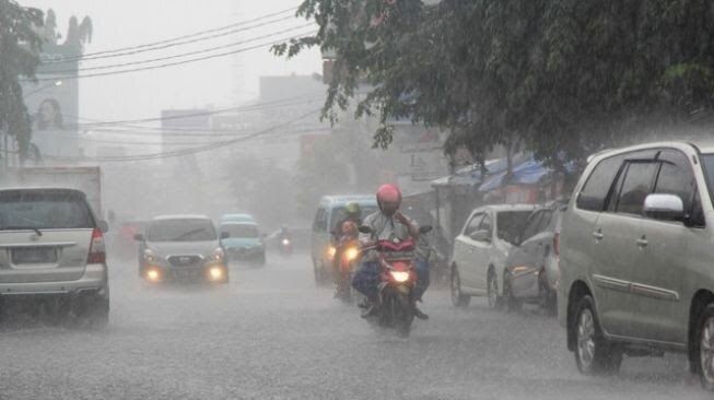 Daftar Wilayah Potensi Cuaca Ekstrem Hujan Lebat dan Angin Kencang Hari ini, Jakarta Siaga!