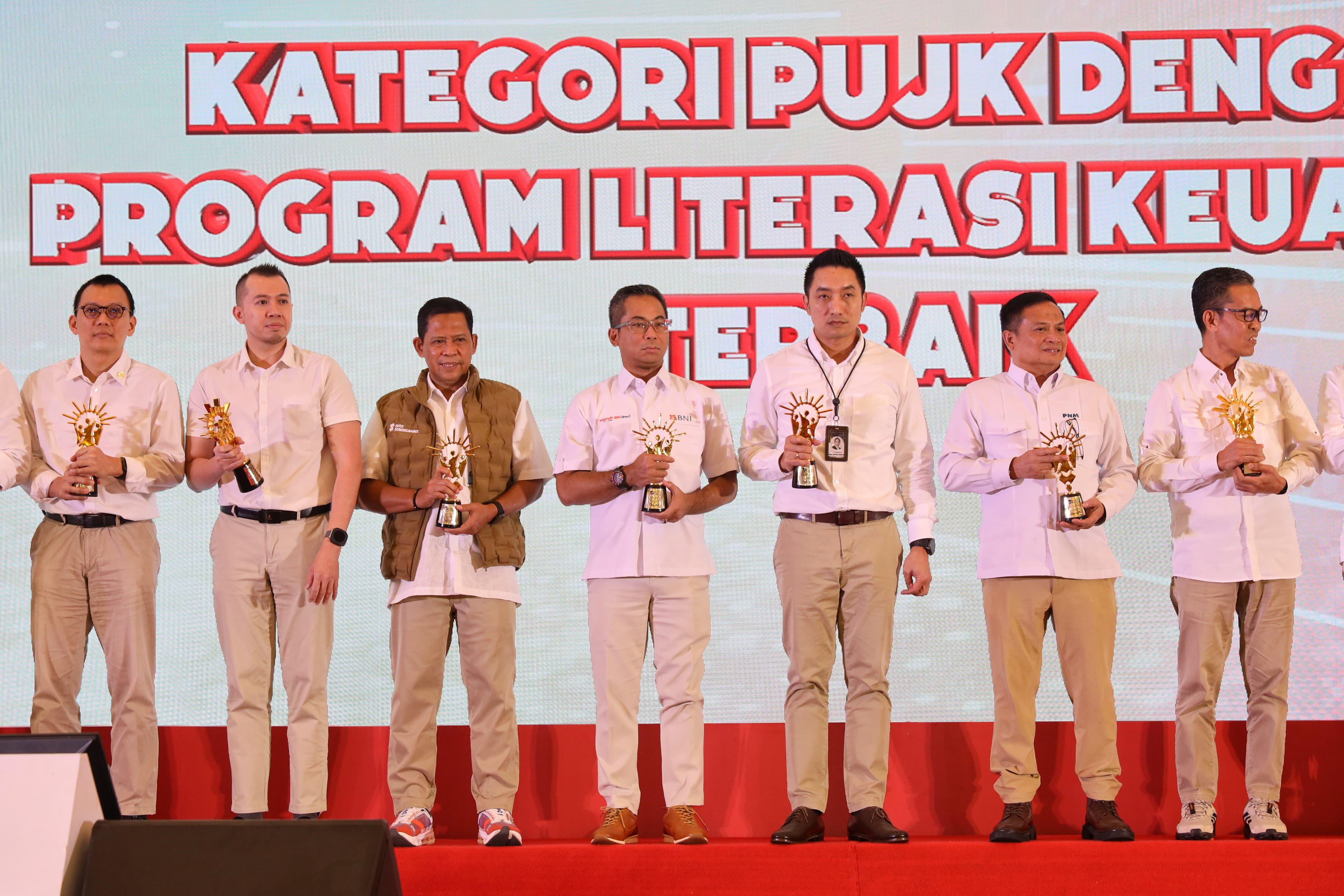 BNI Raih Dua Penghargaan OJK atas Komitmen Literasi Keuangan