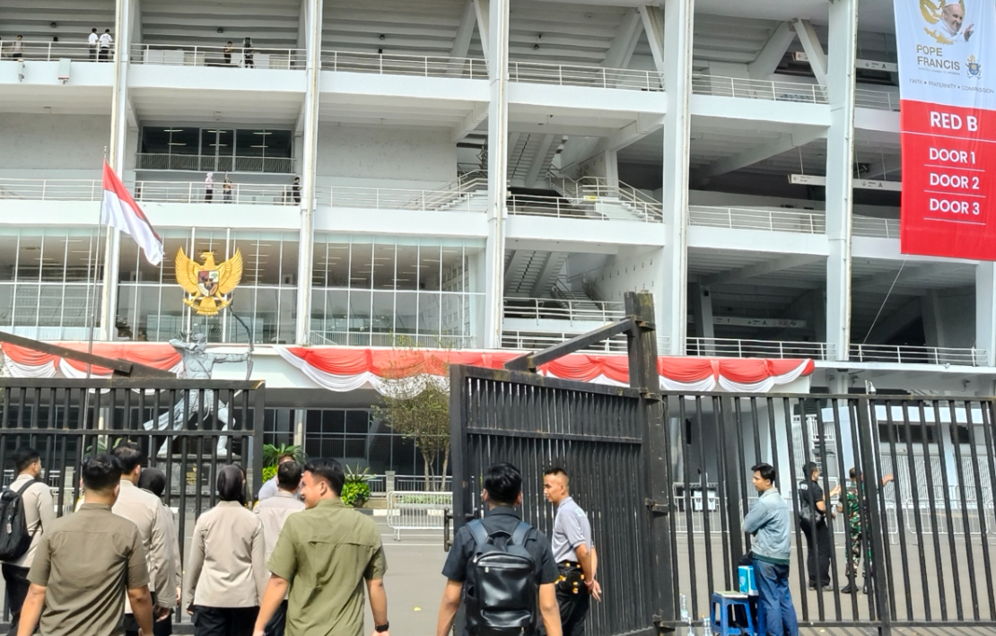 Misa Akbar Paus Fransiskus di GBK, Ribuan Personel Gabungan dan Belasan Kantong Parkir Disiagakan