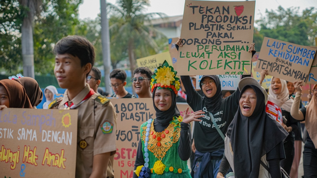Save the Children Bersama Anak dan Orang Muda Daur Ulang 19 Ton Sampah Plastik Lewat Program Ekonomi Sirkular