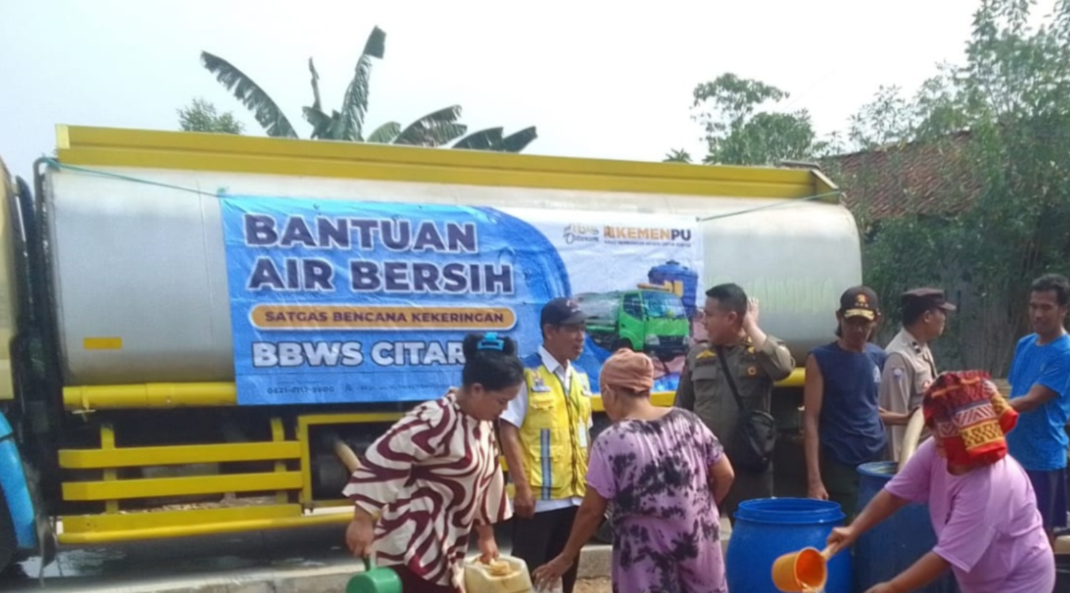 Jonggol Bogor Dilanda Kekeringan, 11.800 Liter Air Bersih Digelontorkan untuk Warga