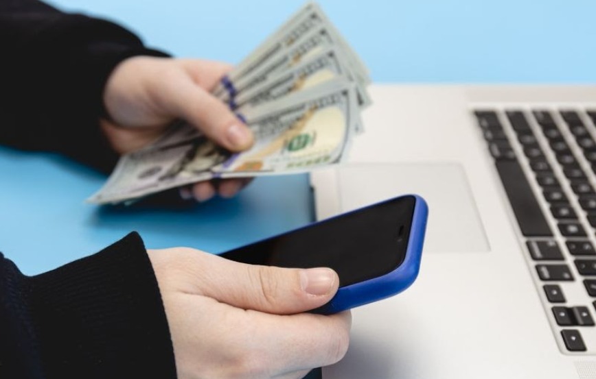 7 Cara Menghasilkan Uang dari HP untuk Tambahan Penghasilan