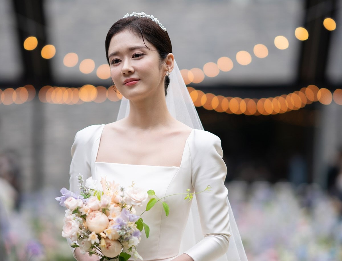 Jang Na-ra Menikah, Tampil Cantik dengan Gaun Pengantin Putih