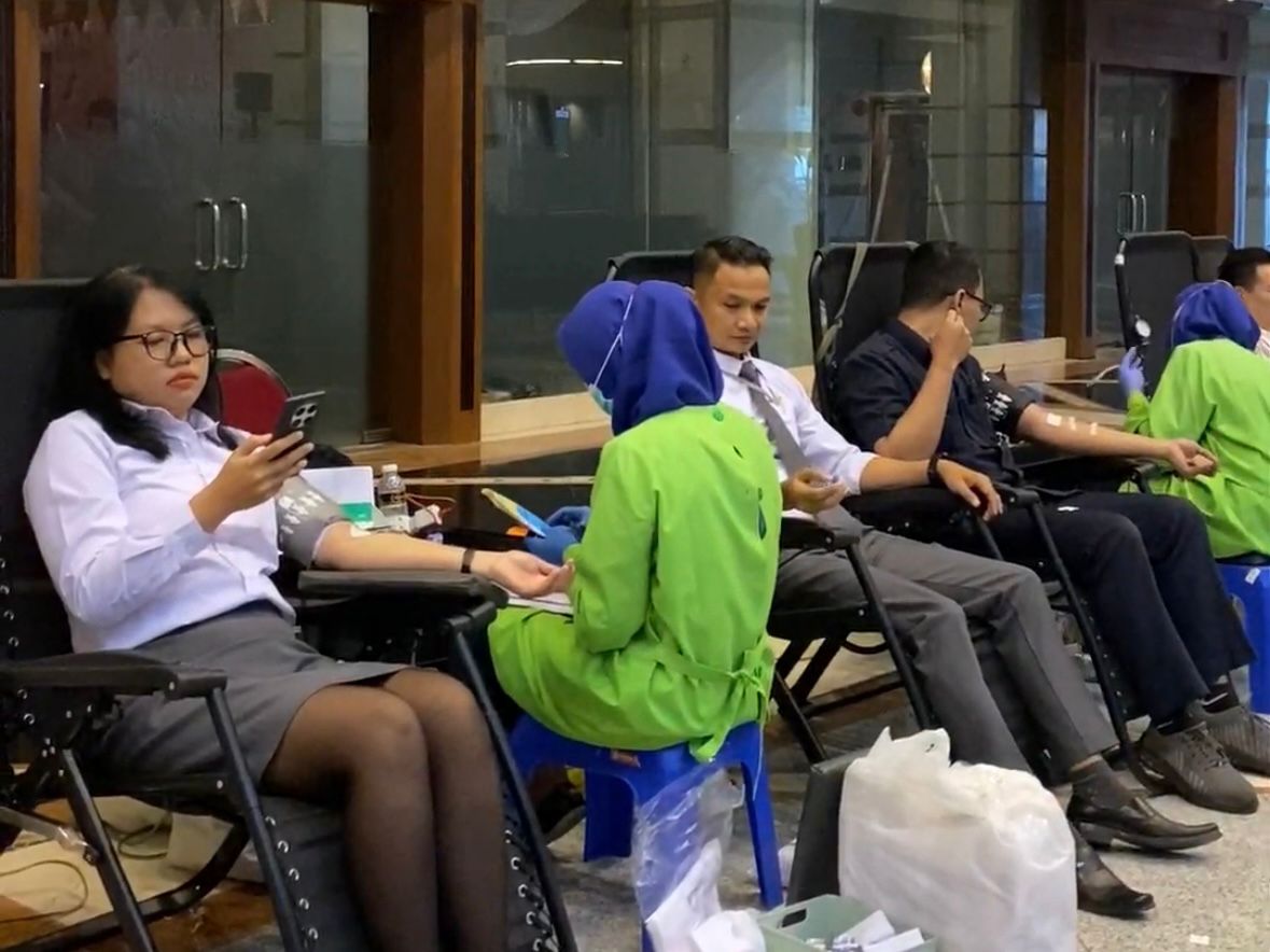 Rayakan HUT RI ke-80, Grand Whiz Hotel Praxis, Intiland Tower & Kawasan Praxis Ajak Kolaborasi Lewat Aksi Sosial dan Lomba Tradisional