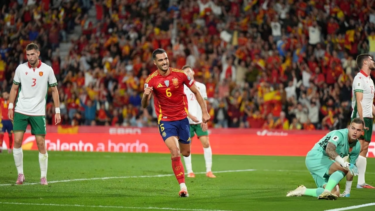Spanyol vs Bulgaria 4-0, Brace Mikel Merino Antar La Roja ke Ambang Piala Dunia