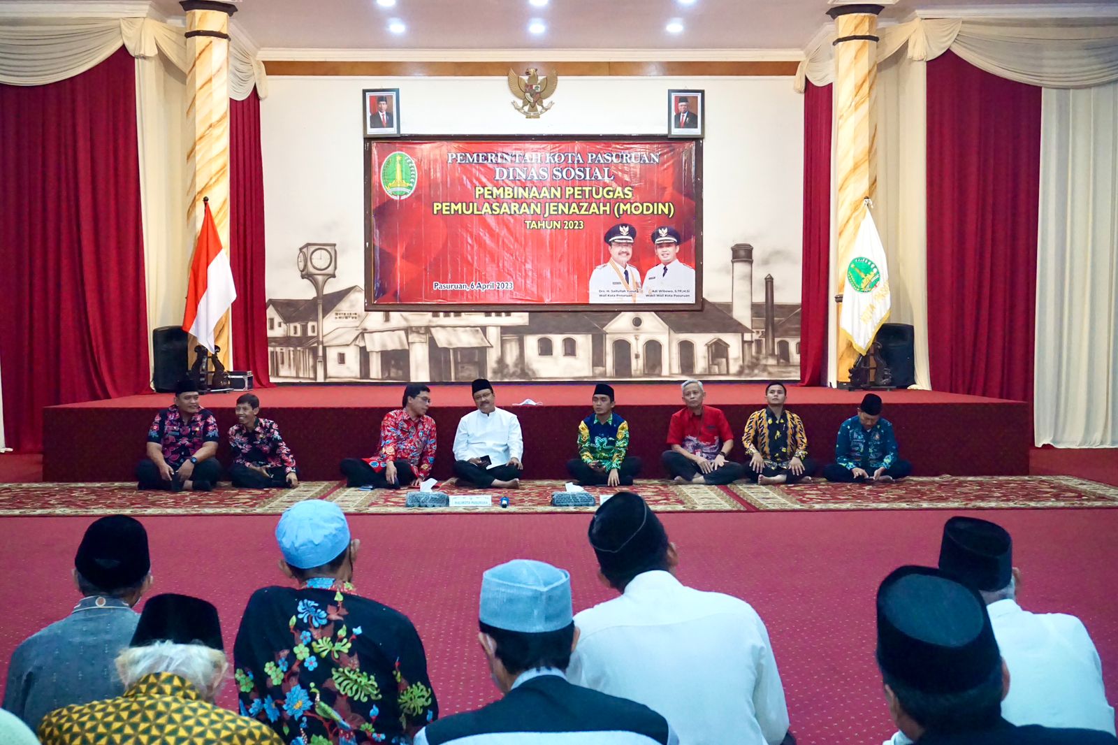 Naik, Honor Modin di Kota Pasuruan