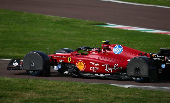 Ferrari Uji Inovasi Spakbor Bareng FIA, Efektif Kurangi Percikan Air saat Hujan?