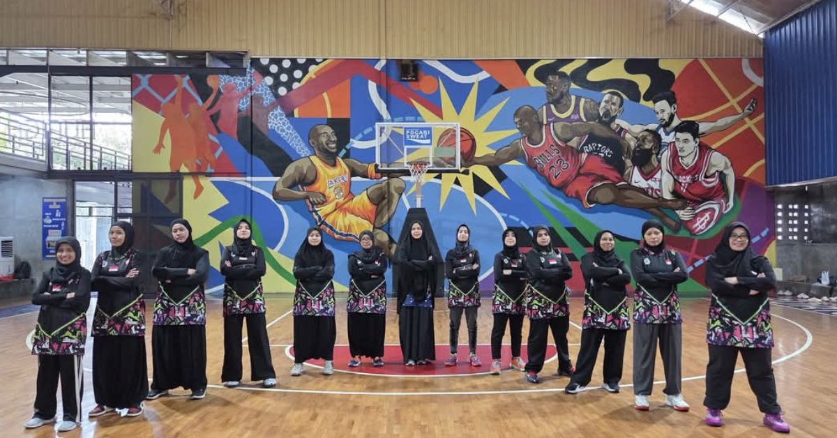 Main Basket Pakai Gamis, Muslimah Basketball Surabaya Buktikan Outfit Bukan Penghambat