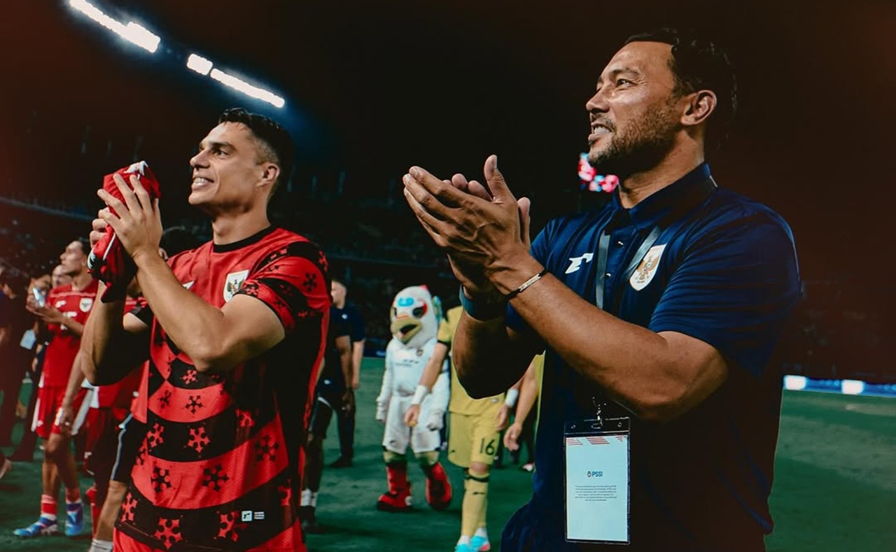 Denny Landzaat Perkuat Staf Ajax, Amsterdammers Cari Stabilitas Setelah Gonjang-Ganjing