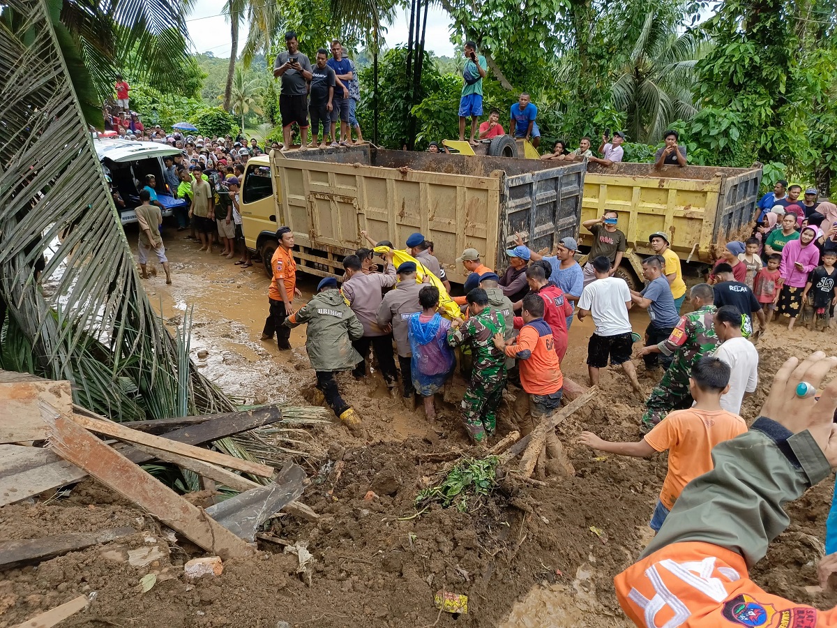 Kepala BNPB Turun Langsung Tangani Banjir Sumbar, Total Korban Tewas 26 Orang
