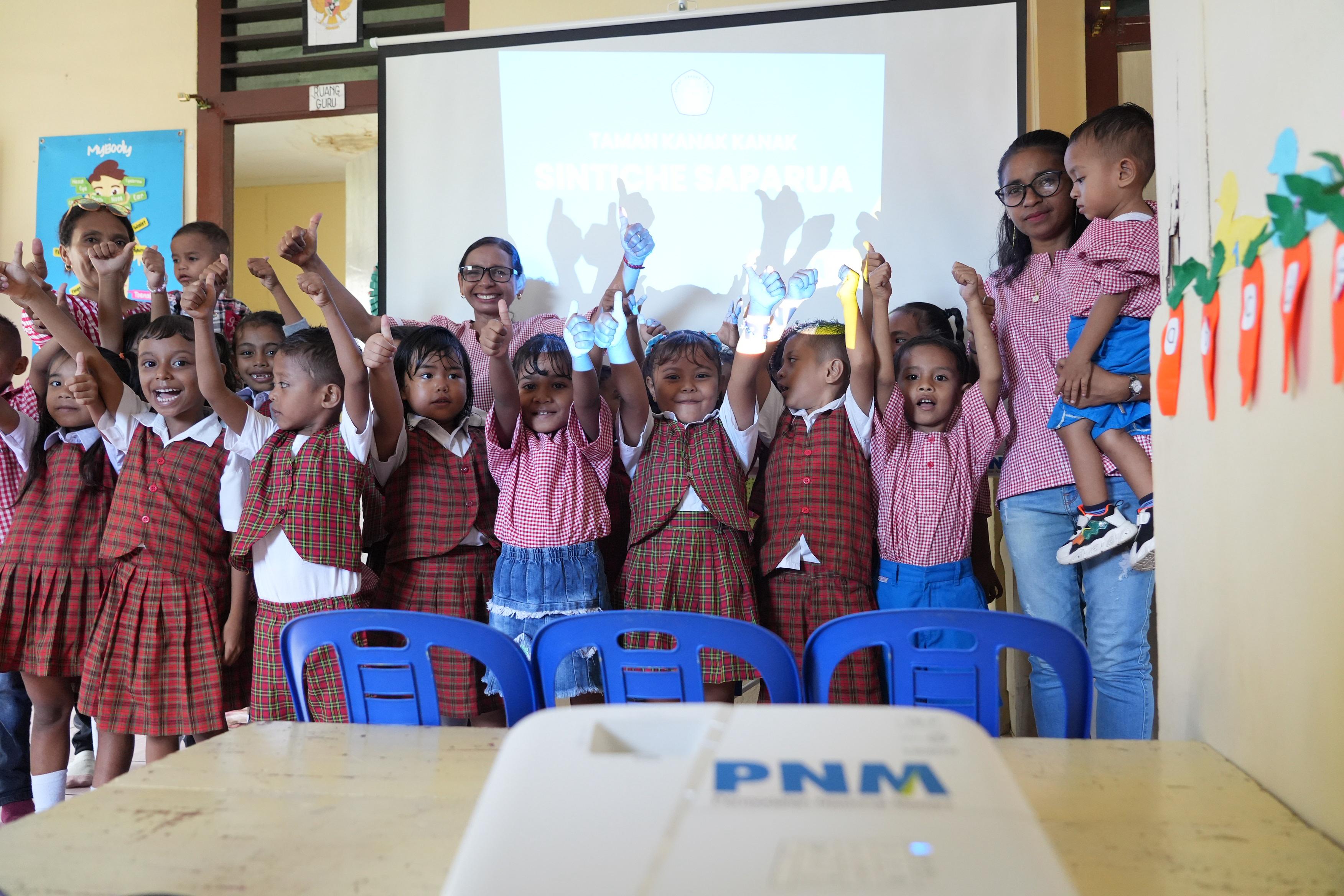 Kisah Guru TK di Pulau Saparua Mampu Pertahankan Sekolah Berkat PNM