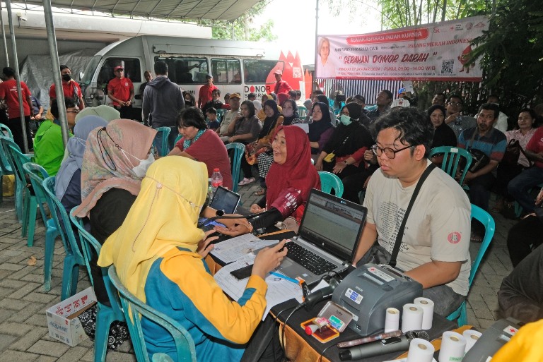 290 Orang Donor Darah di Rumah Aspirasi Indah Kurnia