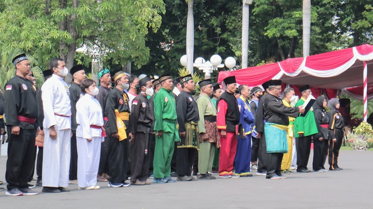  38 Perguruan Silat Berbaju Adat