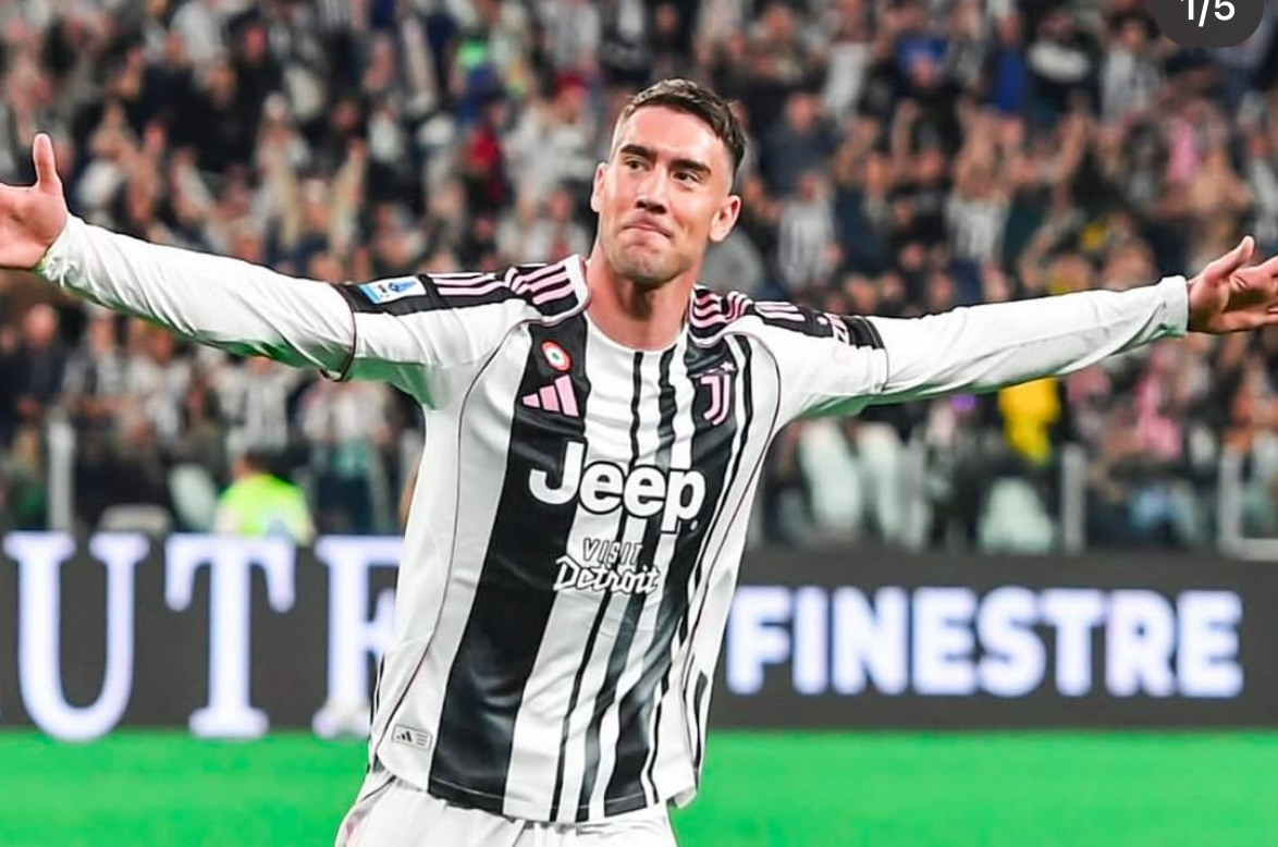 Barcelona Incar Striker Juventus Dusan Vlahovic, Gantikan Robert Lewandowski
