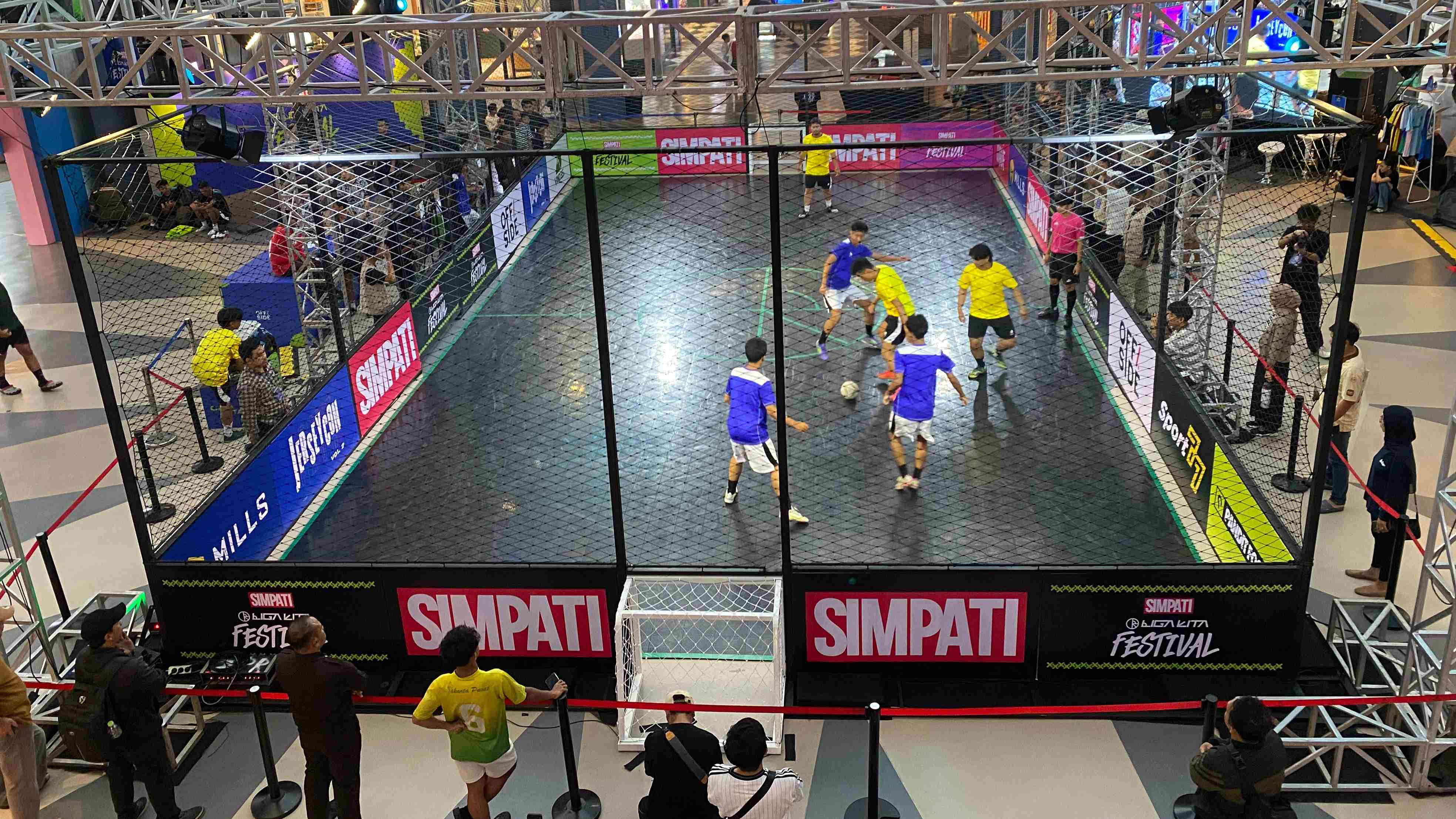 Aksi Patrice Evra Main 3x3 Soccer Cage, Offside Ingin Hidupkan Lagi Street Soccer