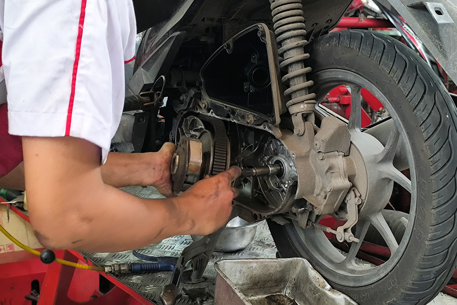 Akhir Tahun Lebih Irit! AHASS Tebar Diskon 25 Persen Jasa Servis Motor Matic