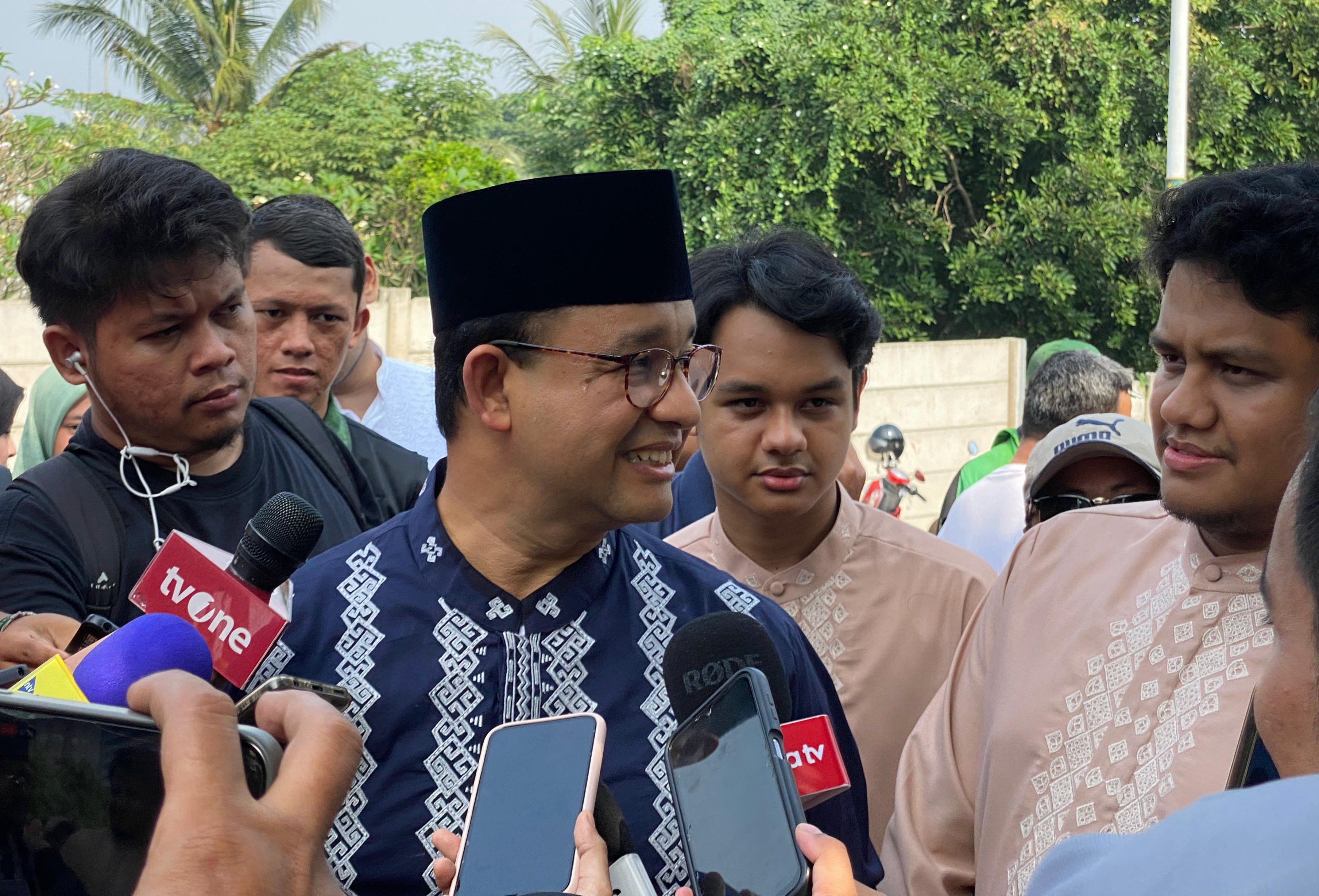 Tak Tanggapi Kabar KIM Ajukan RK sebagai Cagub Jakarta, Anies Pilih Bahas Kampung Bayam