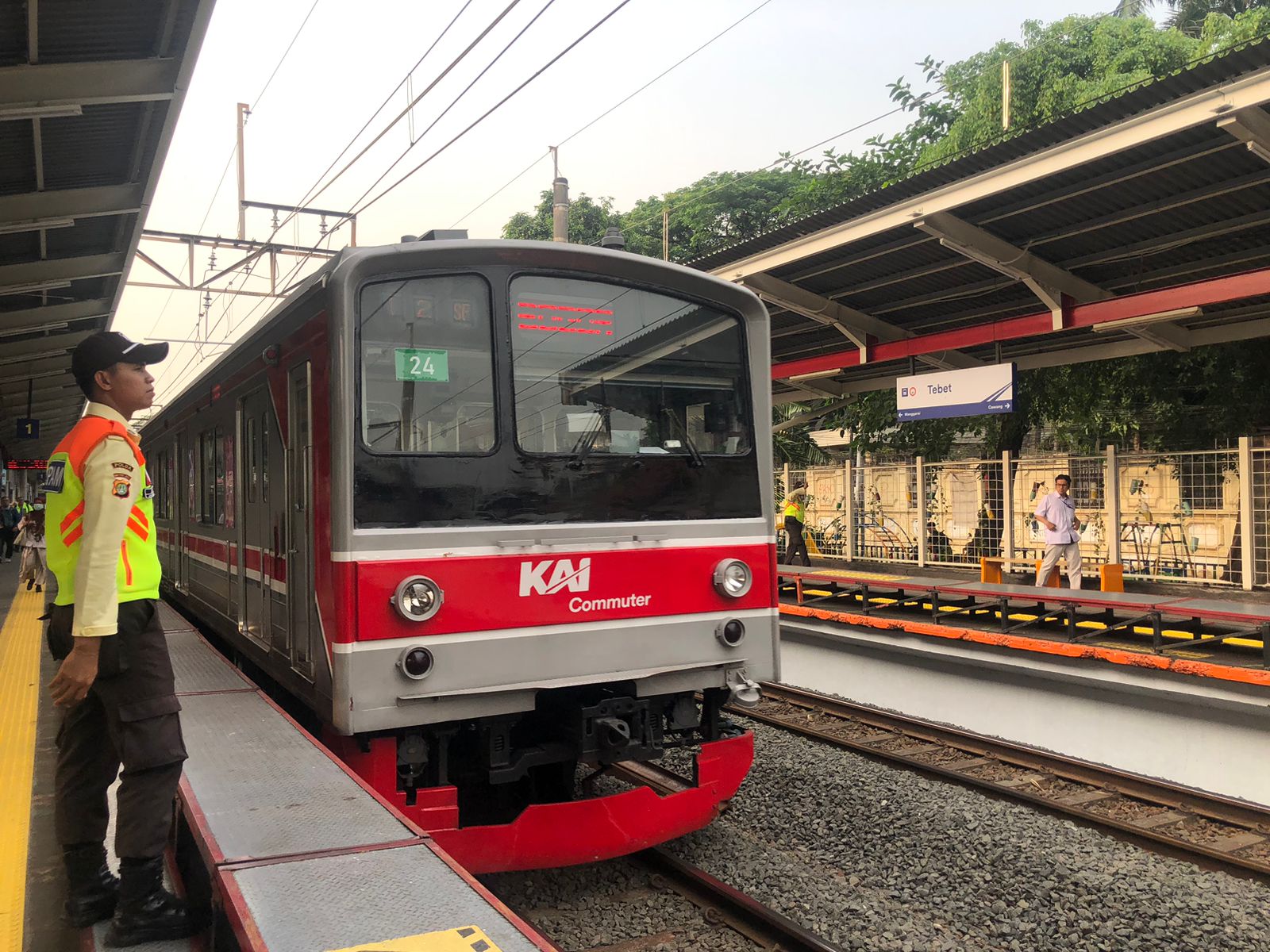 KAI Commuter Bakal Operasikan 1.048 Perjalanan KRL di Akhir Pekan Jelang Pelantikan Presiden