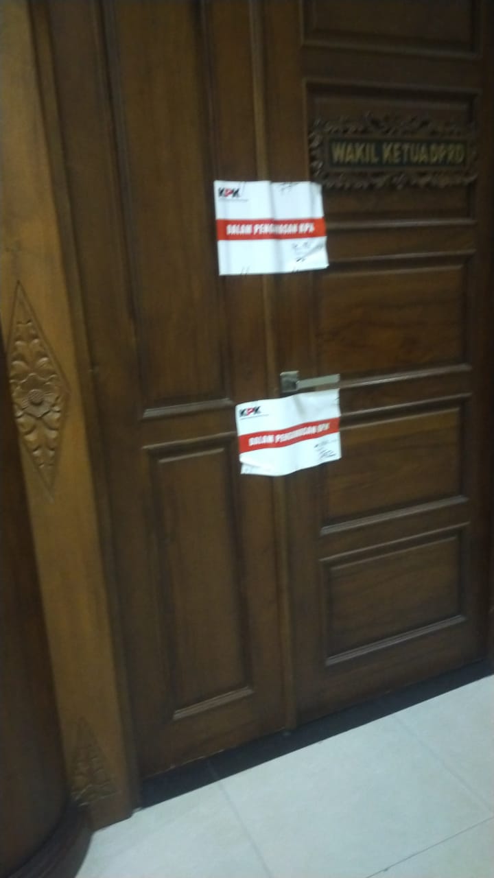 KPK OTT di DPRD Jatim, Segel Ruangan Wakil Ketua