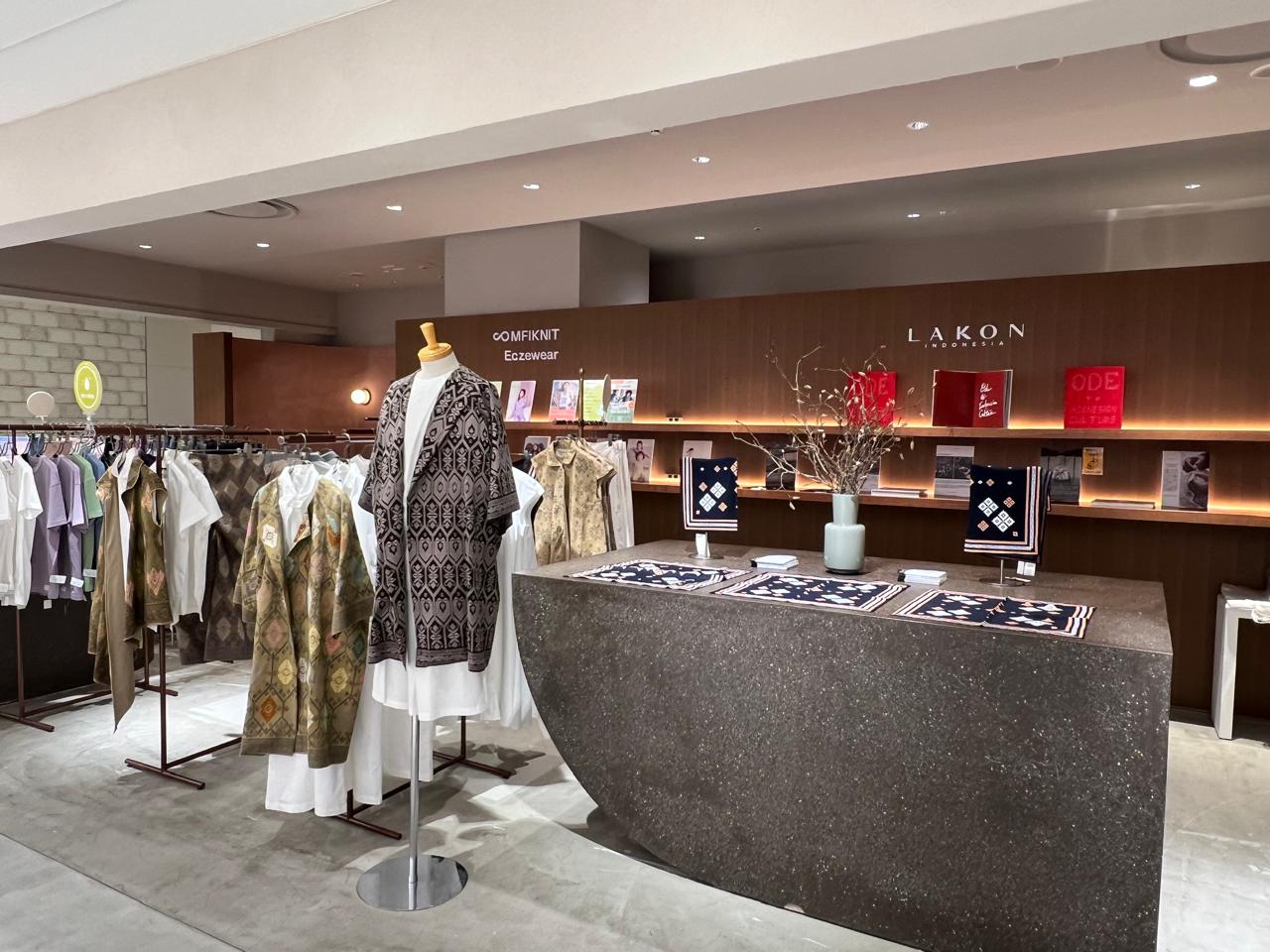 Tenun NTB Melenggang Hingga Osaka, Harumkan Indonesia di Panggung Mode Global