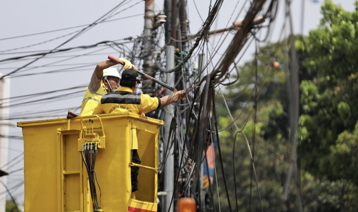 Pemprov DKI Didesak Tuntaskan Perda Utilitas, DPRD: Bebaskan Jakarta dari Kabel Semrawut!