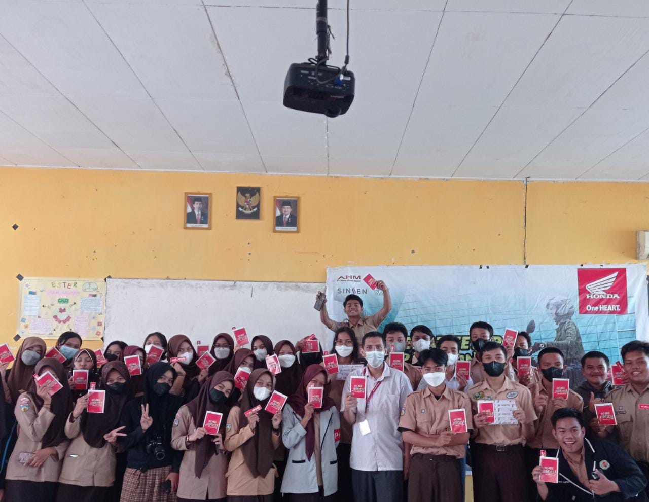 Sinsen Gelar Edukasi Safety Riding ke Berbagai Sekolah dan Masyarakat Umum