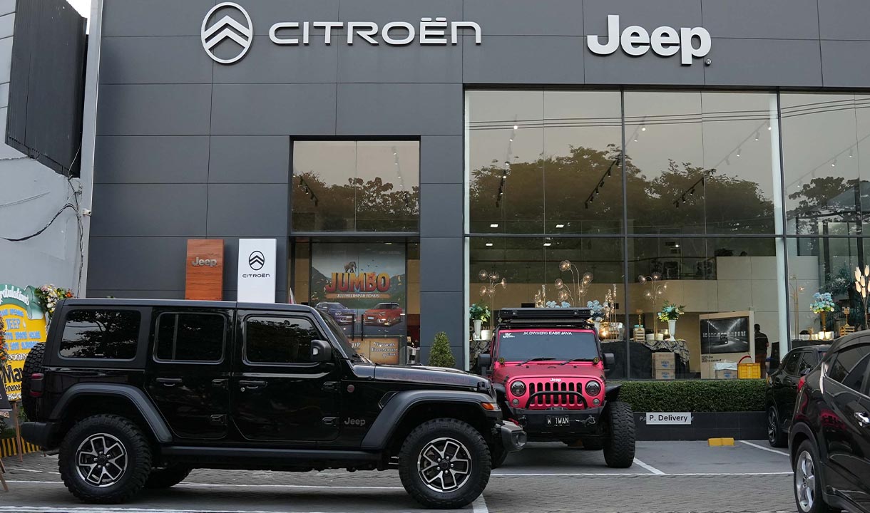 Perkuat Pasar di Surabaya, Indomobil Hadirkan Merk Jeep dan Citroën dalam Satu Dealer Melalui Stellantis Brand House Ahmad Yani