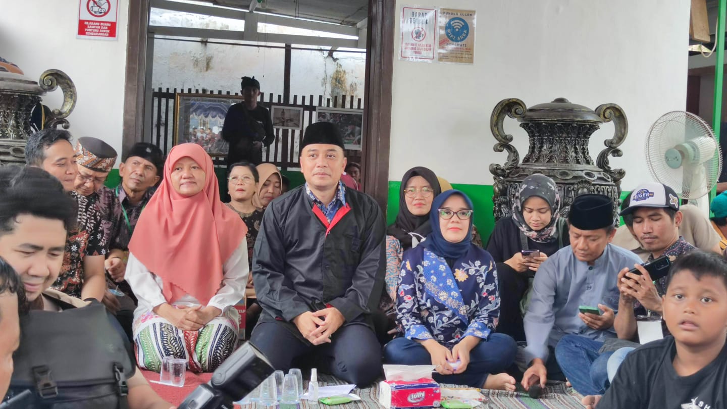 Wali Kota Eri Cahyadi dan Reni Astuti Hadiri Sedekah Bumi di Petilasan Sawunggaling