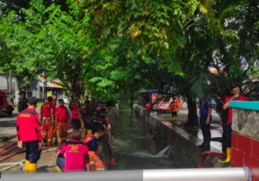 Kata Putra Mensos Tri Rismaharini Soal Banjir Rob Surabaya