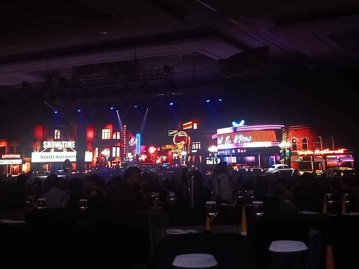 Harmoni Nostalgia dan Modernitas Semarakkan Malam Tahun Baru dalam Acara Gala Dinner 