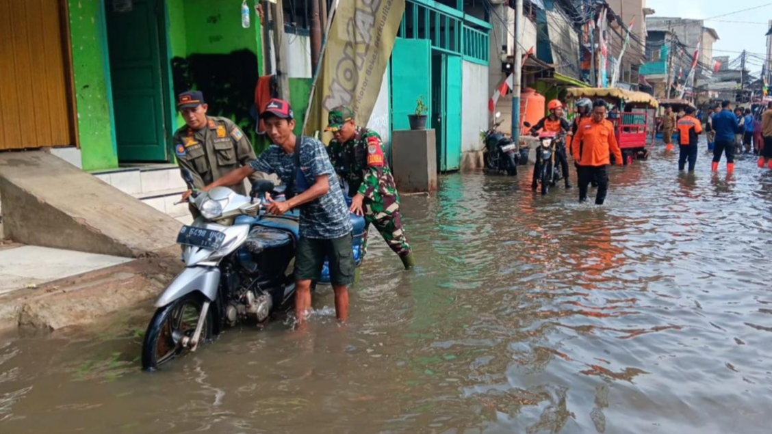 Atasi Banjir Rob Muara Angke Tak Cukup Bangun Tanggul, Pakar: Warga Harus Direlokasi