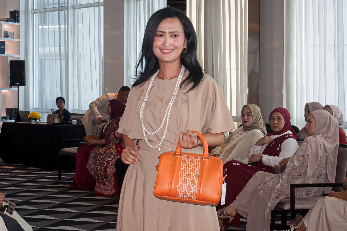 Ciputra World Surabaya Gelar Fashion Show dan High Tea Untuk Memperingati Business Women’s Day