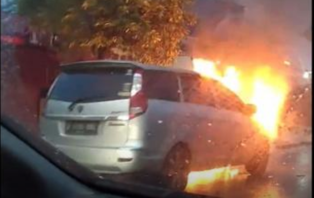 Mobil Terbakar di Bekasi, Diduga Ini Penyebabnya
