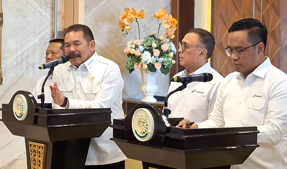 Jaksa Agung Pastikan Kualitas BBM Saat Ini Sesuai Spesifikasi, Minta Masyarakat Tetap Tenang  dan Tak Terprovokasi 