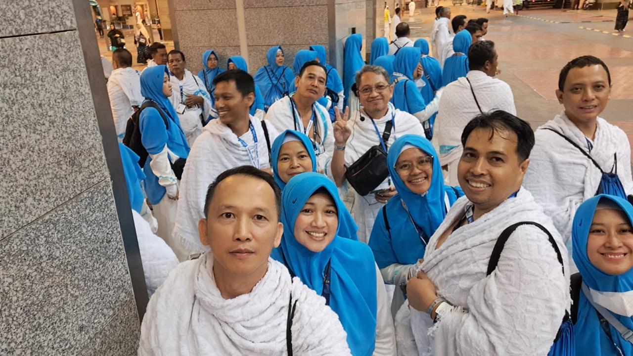 Naik Haji Bersama Mabruro (2): Naik Bus Eksekutif ke Mekkah, Jalani Umrah Sunnah Pertama 