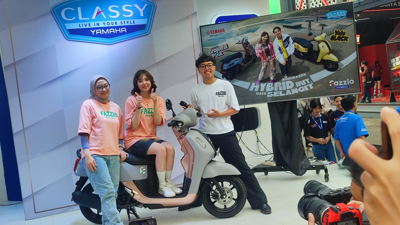 Yamaha Gandeng Zee Asadel, Hadirkan Warna Baru Fazzio Hybrid di JFK 2025