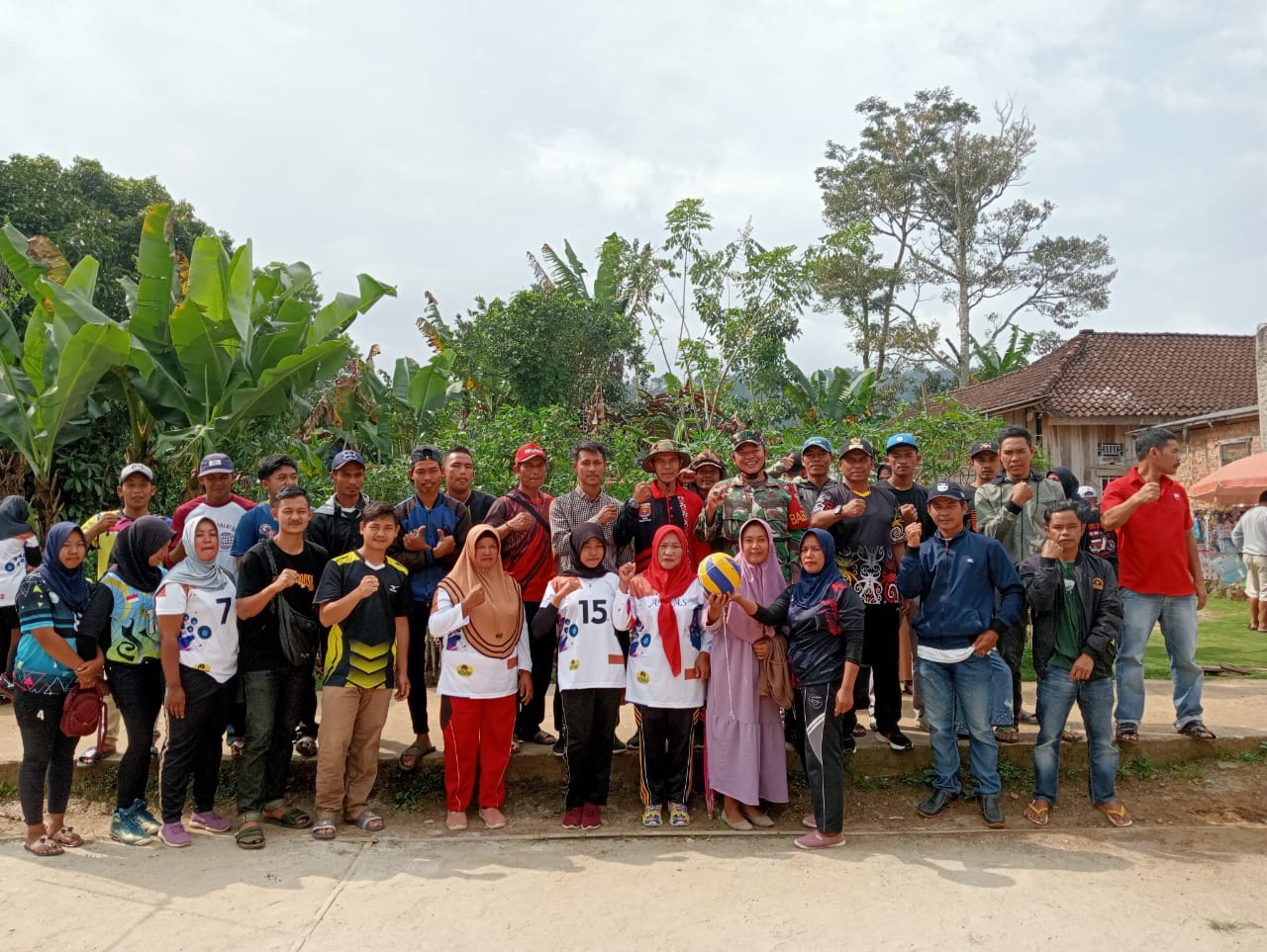 Meriahkan HUT RI ke-77, Pekon Sindangpagar Gelar Turnamen Bola Voli Peratin Cup
