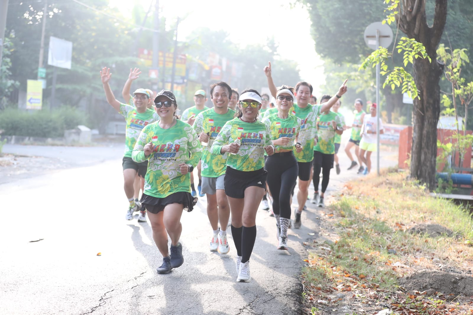 Seru dan Menyehatkan, MERR Runners gelar Community Run Sambil Tanam Tabebuya