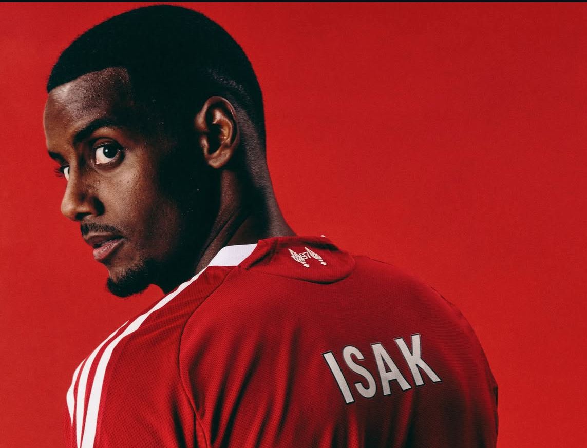 Isak Pakai Nomor 9 di Liverpool, Seperti Torres atau Benteke?