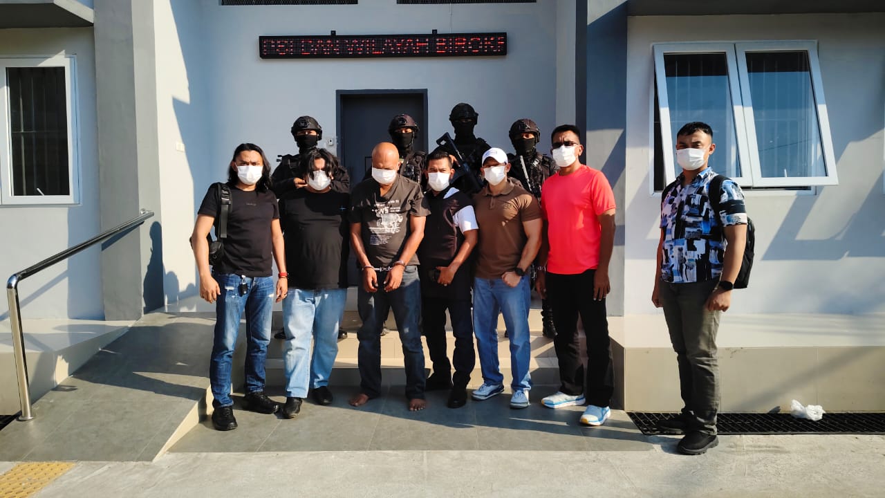 Sempat Melawan, DPO Kasus Senpi Berhasil Diringkus Tim SIRI Kejagung