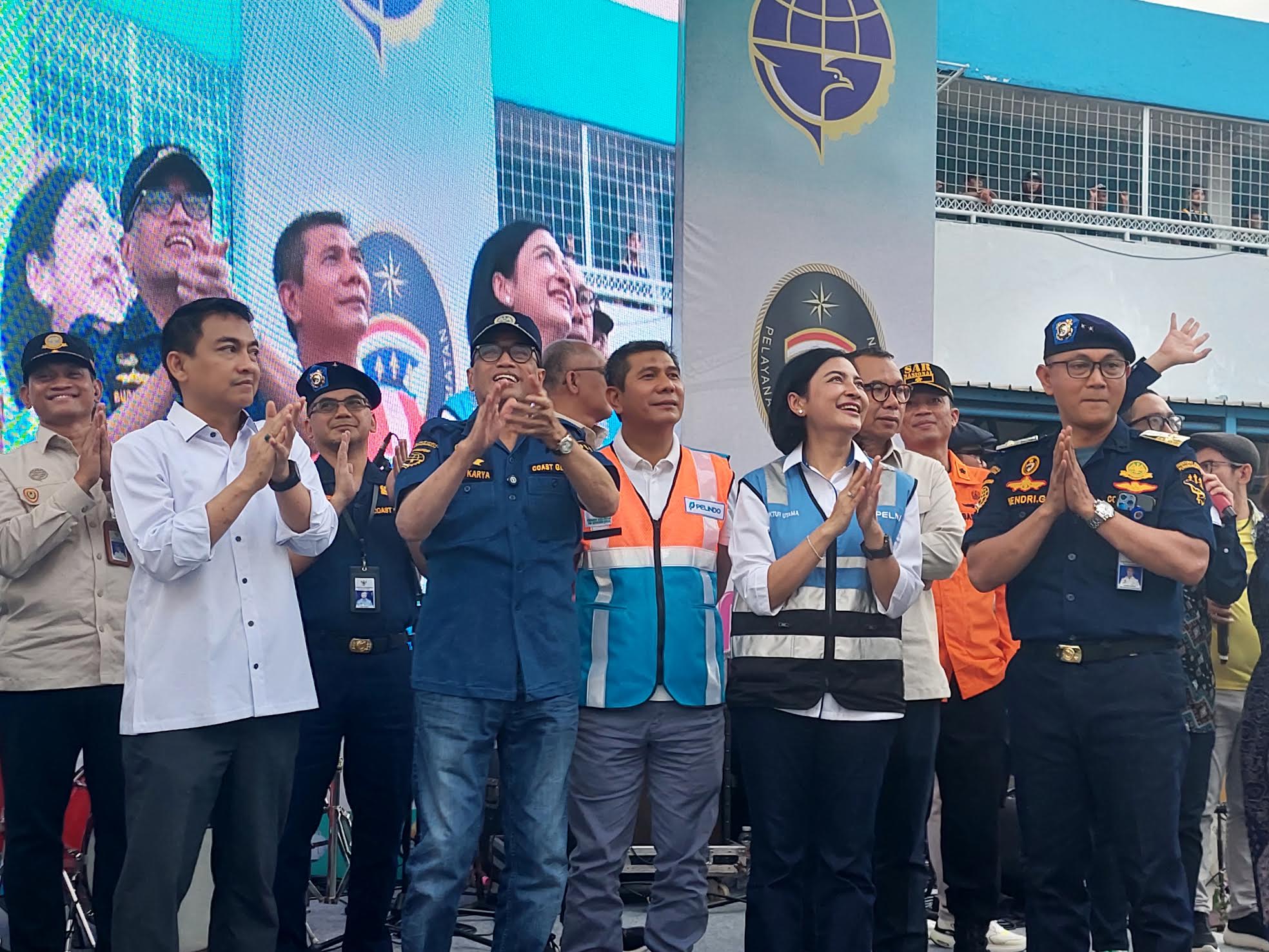 Menhub Budi Karya Sumadi Lepas 2.400 Pemudik Gratis dari Pelabuhan Tanjung Priok