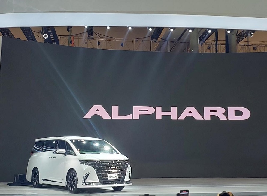 Toyota Resmikan Alphard HEV di GIIAS 2023: Usung Tema 'Forceful x IMPACT LUXURY'
