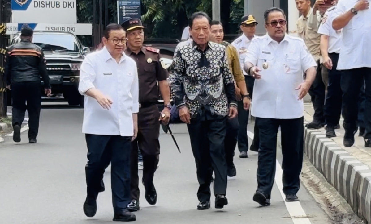 Bobotoh dan Bonek Jadi Alasan Bang Yos Bangun Monorel Mangkrak di Senayan