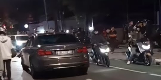 Lawan Arah, Mobil BMW Tabrak Pemotor, 1 Orang Tewas di Jalan Fatmawati