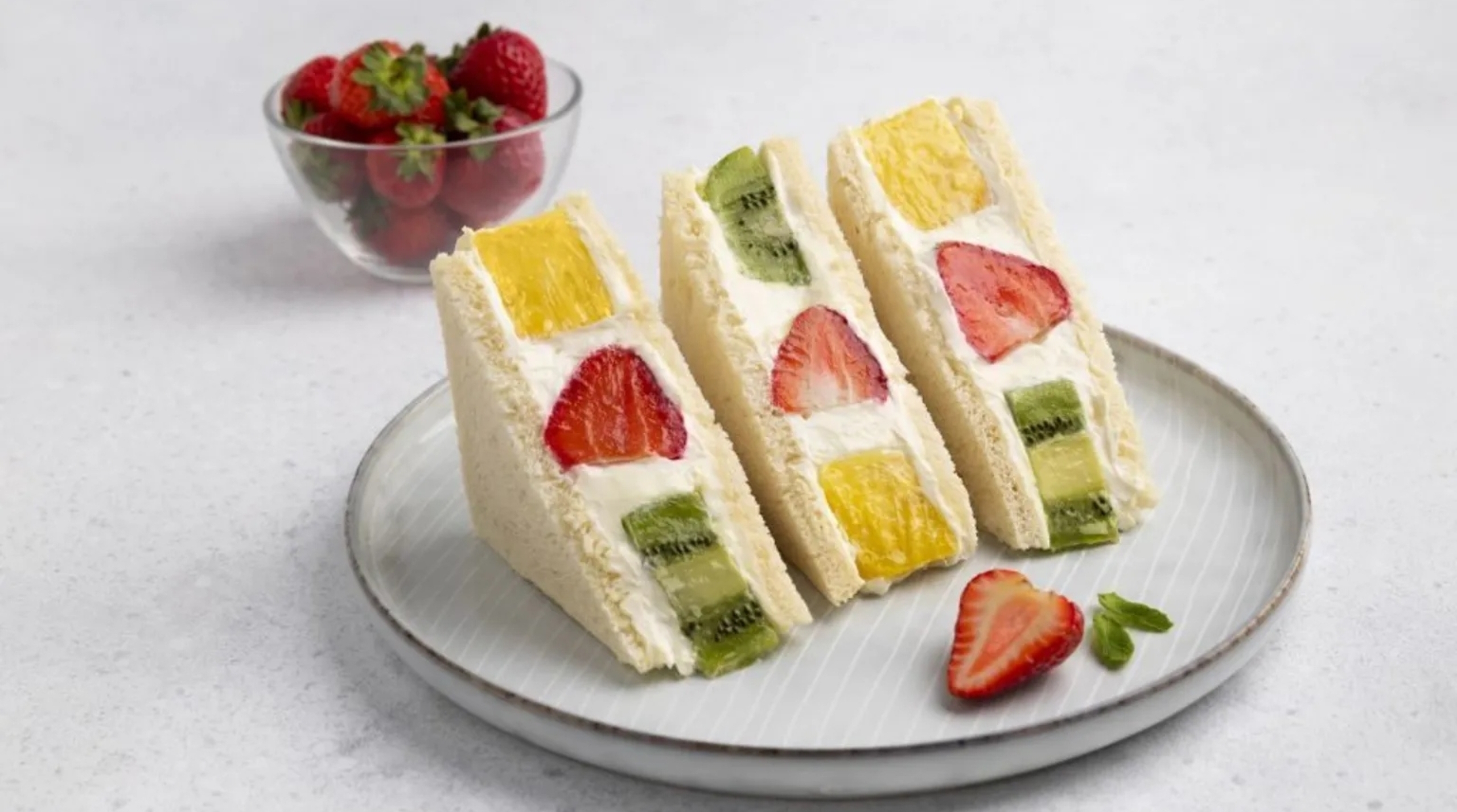 Lezatnya Sandwich Stroberi Krim khas Jepang dan Berbagai Sandwich Populer 