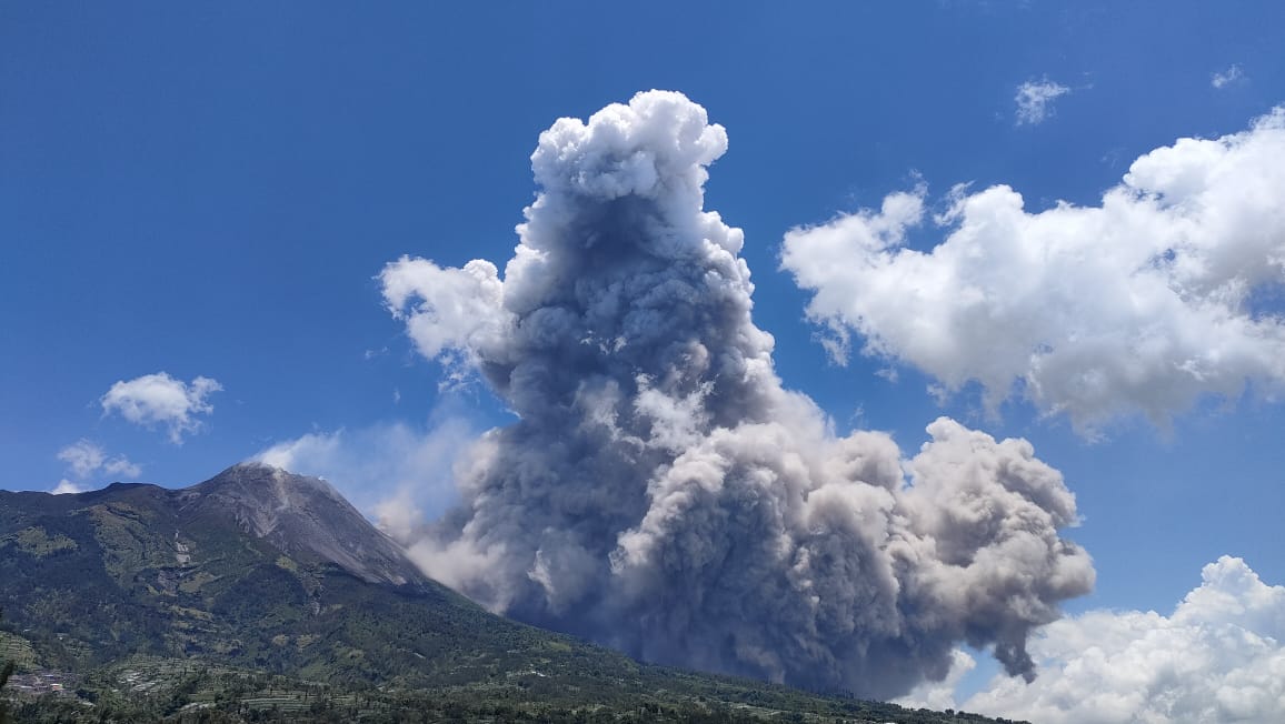 Gunung Merapi Erupsi, Apa Saja Dampak Negatifnya Bagi Pernapasan Manusia?