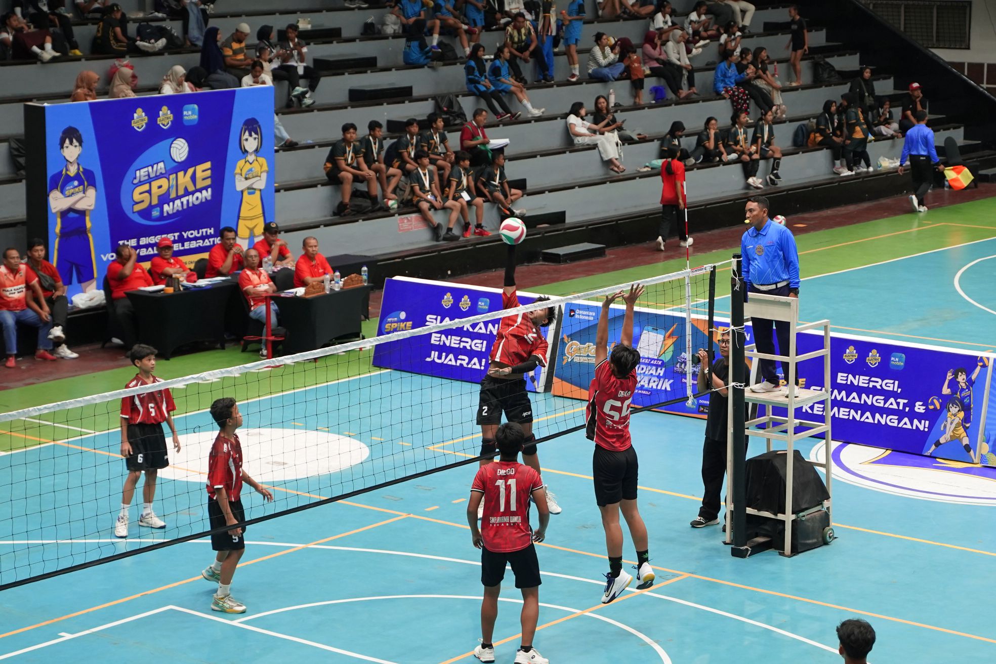 JEVA Spike Nation 2025: PLN Cetak Bibit Unggul Voli Masa Depan dari Surabaya dan Bandung