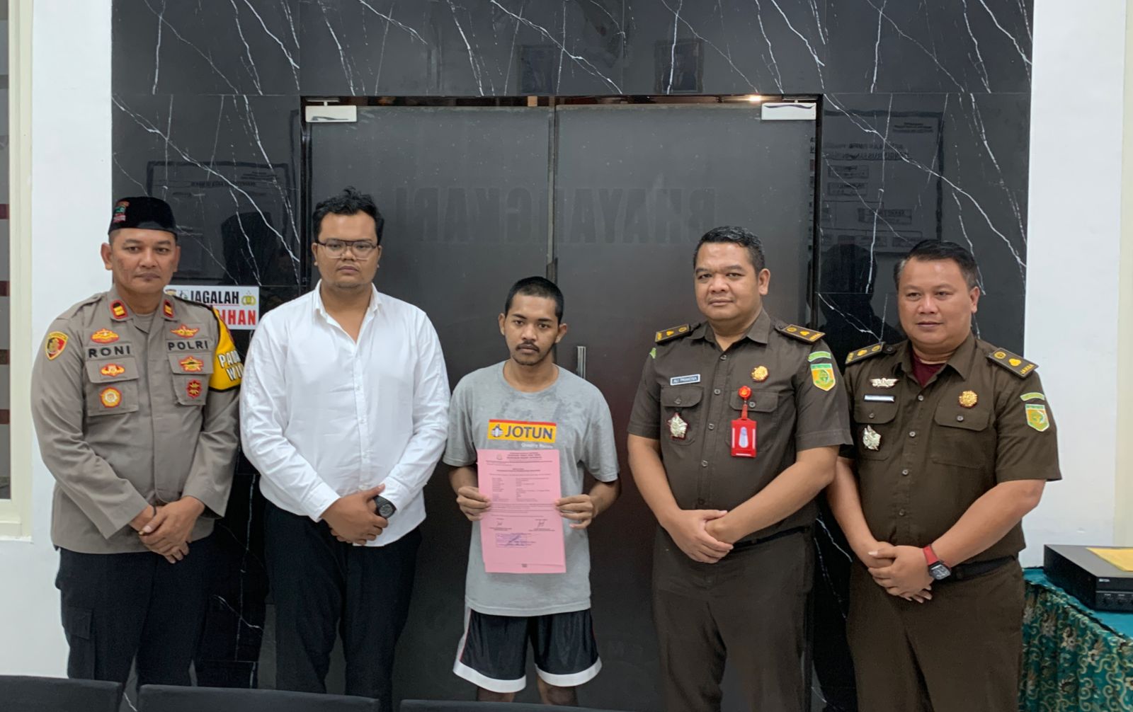 Kejari Surabaya Kabulkan Penangguhan Penahanan Pencuri Mie Instan di Indomaret Rungkut