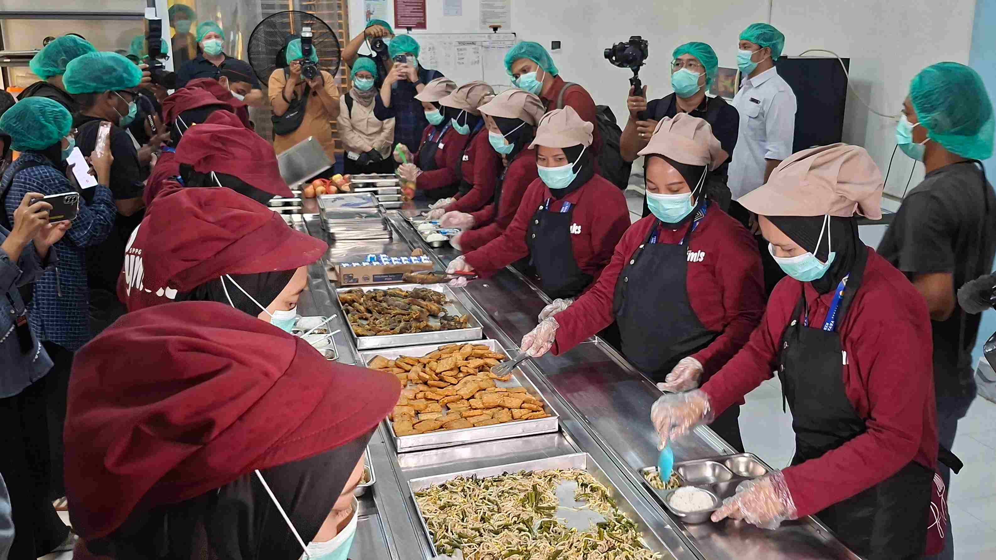 Benarkah Mitra SPPG Raup Rp1,8 Miliar dari Potong Jatah MBG? Cek Fakta Sebenarnya