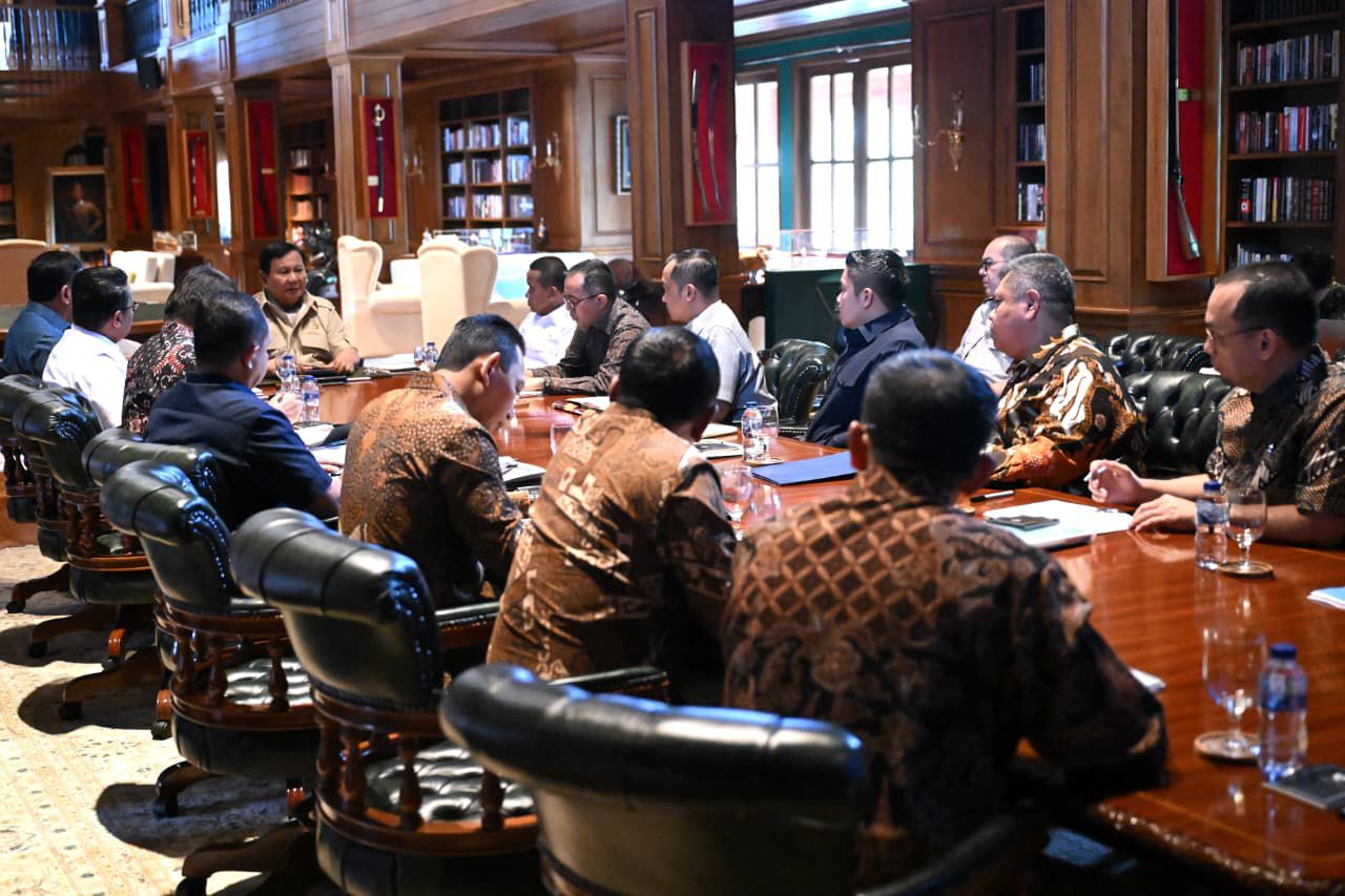Prabowo Kumpulkan Menteri-Kapolri-Jaksa Agung, Siapkan Tindakan Tegas atas Hutan dan Tambang Ilegal